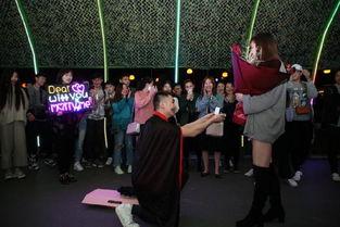 求婚吃瓜图片大全,求婚吃瓜图片大盘点，浪漫瞬间尽收眼底